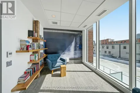 320 Miwate Private Ottawa ON K1R 0E1