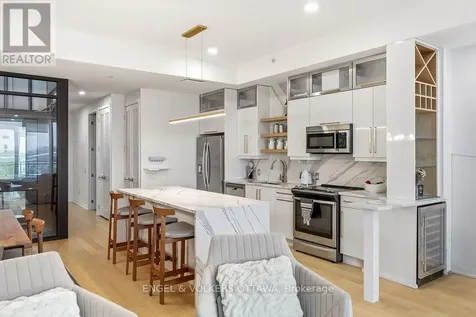 320 Miwate Private Ottawa ON K1R 0E1