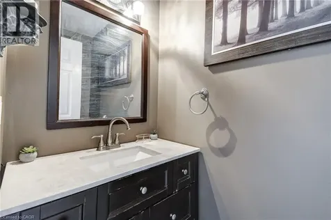 3 Waterford Crescent Stoney Creek ON L8E 4Z8