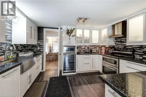 3 Waterford Crescent Stoney Creek ON L8E 4Z8