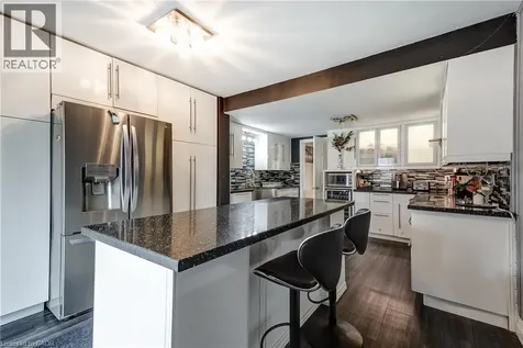 3 Waterford Crescent Stoney Creek ON L8E 4Z8