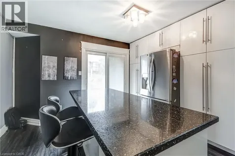 3 Waterford Crescent Stoney Creek ON L8E 4Z8