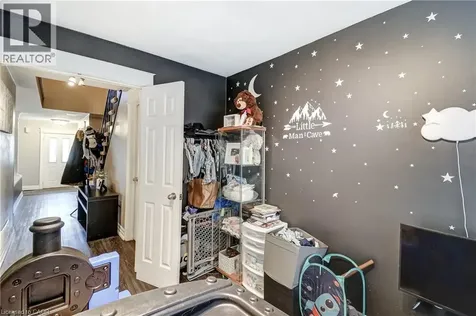 3 Waterford Crescent Stoney Creek ON L8E 4Z8