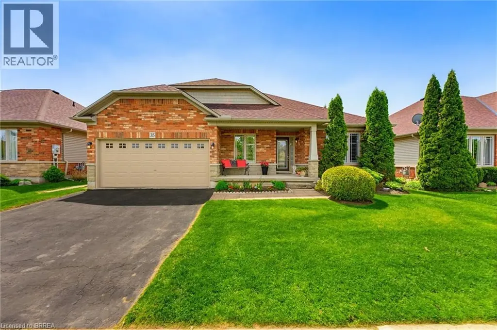 35 Cobblestone Drive Paris ON N3L 4G1