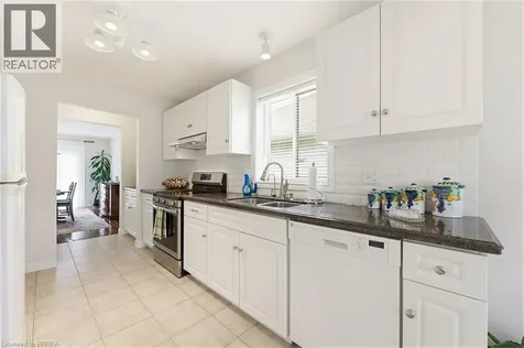 35 Cobblestone Drive Paris ON N3L 4G1