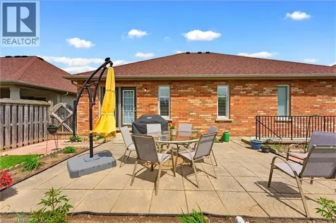 35 Cobblestone Drive Paris ON N3L 4G1