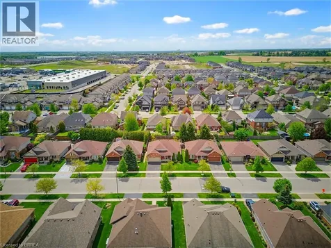 35 Cobblestone Drive Paris ON N3L 4G1