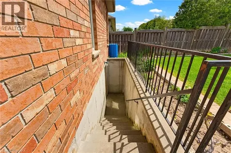 35 Cobblestone Drive Paris ON N3L 4G1
