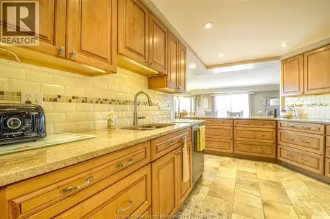 320 Village Grove Drive Tecumseh ON N8N 4X7