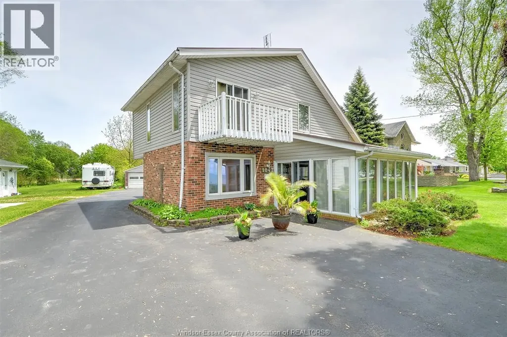 1047 Front Road South Amherstburg ON N9V 2M4