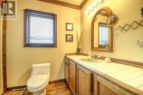 1047 Front Road South Amherstburg ON N9V 2M4