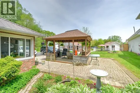 1047 Front Road South Amherstburg ON N9V 2M4