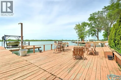 1047 Front Road South Amherstburg ON N9V 2M4