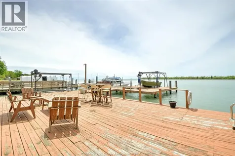 1047 Front Road South Amherstburg ON N9V 2M4