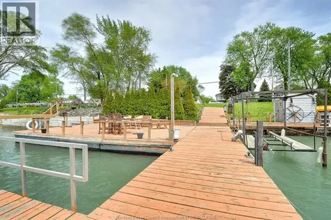 1047 Front Road South Amherstburg ON N9V 2M4