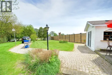 1047 Front Road South Amherstburg ON N9V 2M4
