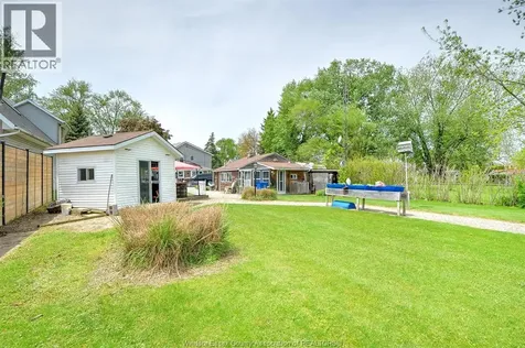 1047 Front Road South Amherstburg ON N9V 2M4