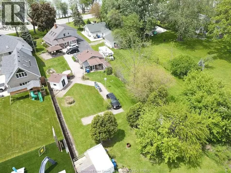 1047 Front Road South Amherstburg ON N9V 2M4