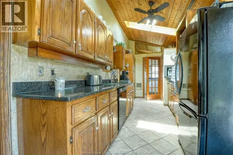 1047 Front Road South Amherstburg ON N9V 2M4