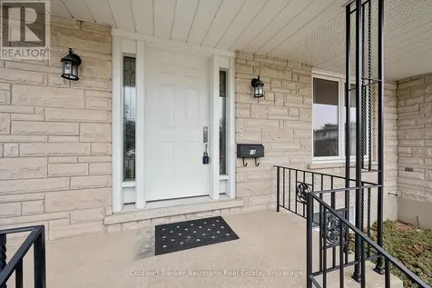 18 Carmine Place Guelph (victoria North) ON N1E 3V1