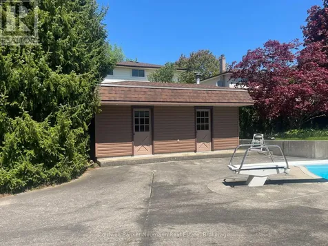 18 Carmine Place Guelph (victoria North) ON N1E 3V1