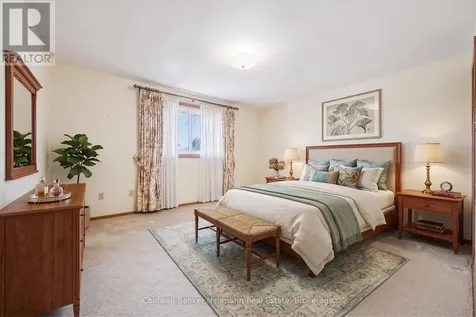 18 Carmine Place Guelph (victoria North) ON N1E 3V1