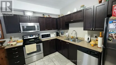 33 Goodwin Drive Huntsville ON P1H 2R3