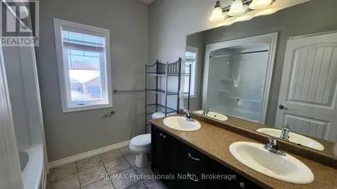 33 Goodwin Drive Huntsville ON P1H 2R3