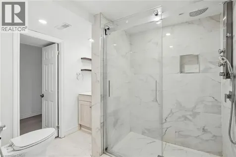 420 Elmwood Avenue Hamilton ON L9C 1T7