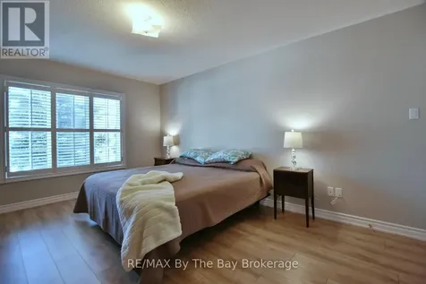 4 Anthony Street Wasaga Beach ON L9Z 2N4