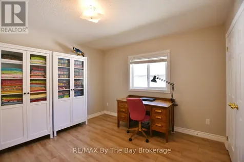 4 Anthony Street Wasaga Beach ON L9Z 2N4