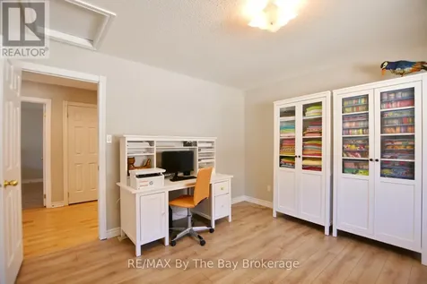 4 Anthony Street Wasaga Beach ON L9Z 2N4