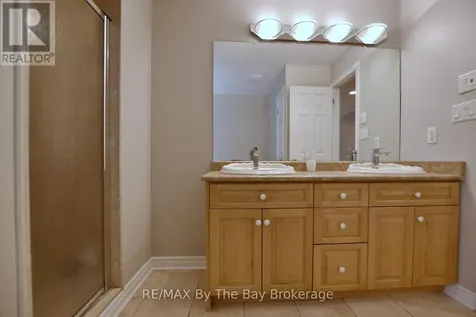 4 Anthony Street Wasaga Beach ON L9Z 2N4