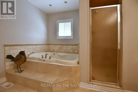 4 Anthony Street Wasaga Beach ON L9Z 2N4