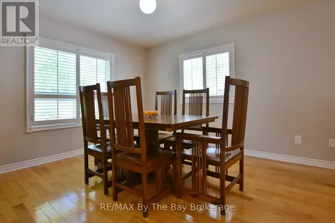 4 Anthony Street Wasaga Beach ON L9Z 2N4