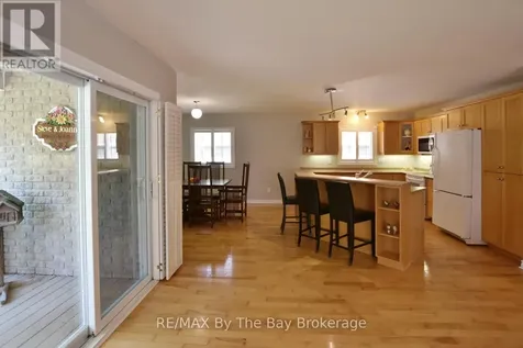 4 Anthony Street Wasaga Beach ON L9Z 2N4