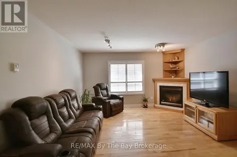 4 Anthony Street Wasaga Beach ON L9Z 2N4