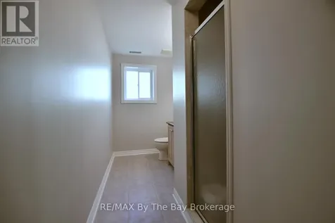 4 Anthony Street Wasaga Beach ON L9Z 2N4