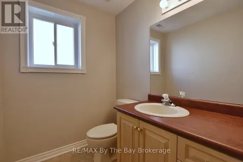 4 Anthony Street Wasaga Beach ON L9Z 2N4