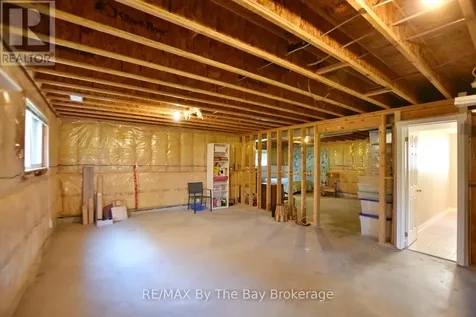 4 Anthony Street Wasaga Beach ON L9Z 2N4
