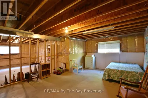 4 Anthony Street Wasaga Beach ON L9Z 2N4