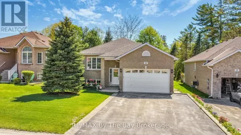 4 Anthony Street Wasaga Beach ON L9Z 2N4