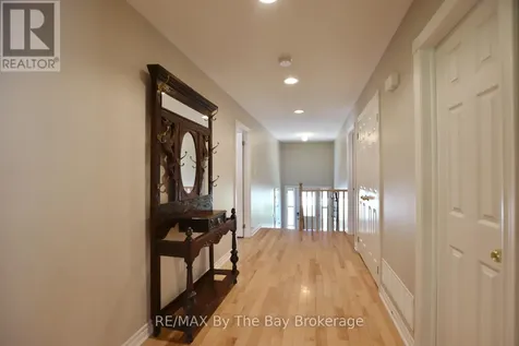 4 Anthony Street Wasaga Beach ON L9Z 2N4