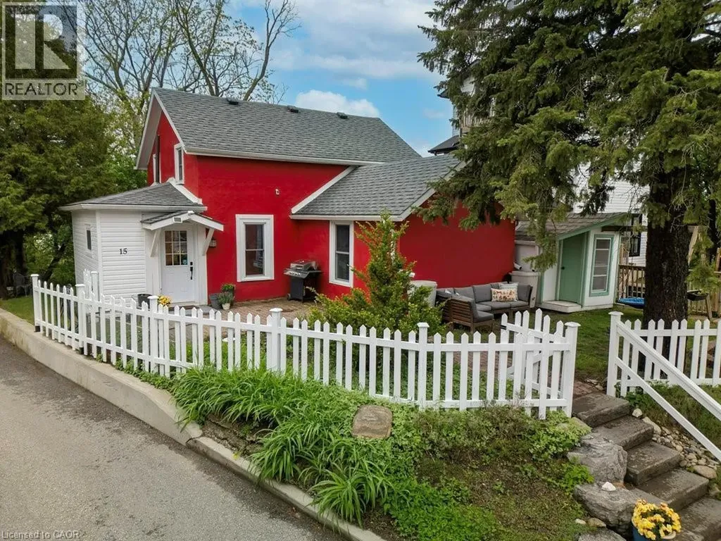 15 Eagle Hill Cambridge ON N3C 2C8