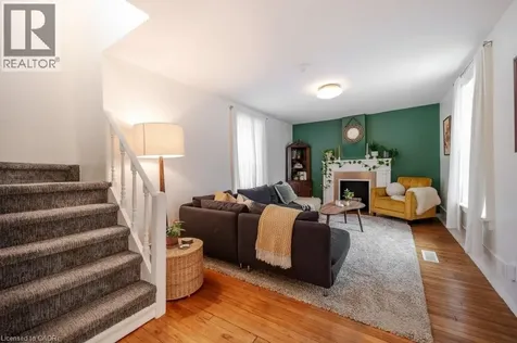 15 Eagle Hill Cambridge ON N3C 2C8