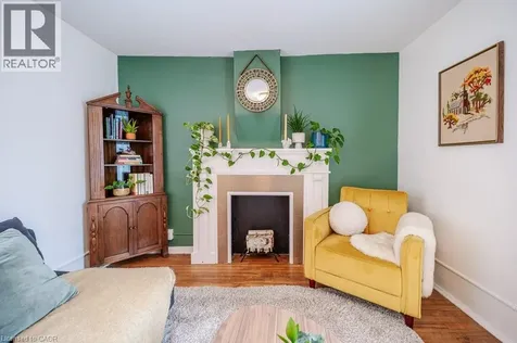 15 Eagle Hill Cambridge ON N3C 2C8