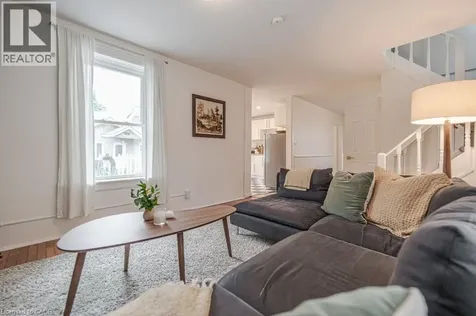 15 Eagle Hill Cambridge ON N3C 2C8