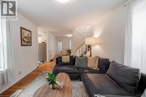 15 Eagle Hill Cambridge ON N3C 2C8