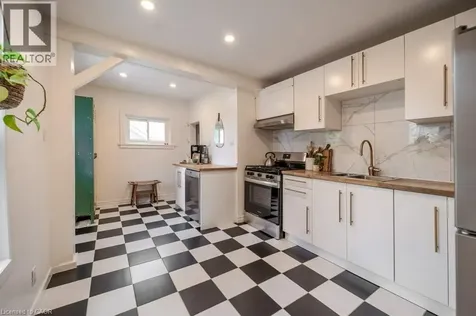 15 Eagle Hill Cambridge ON N3C 2C8
