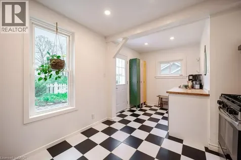 15 Eagle Hill Cambridge ON N3C 2C8